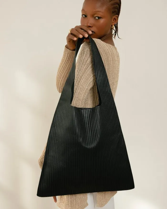 ALOHAS Bags Women The L Pleated 8211 Black Leather Handbag