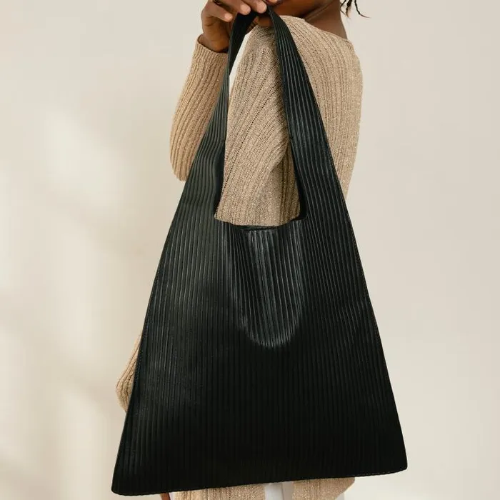 ALOHAS Bags Women The L Pleated 8211 Black Leather Handbag