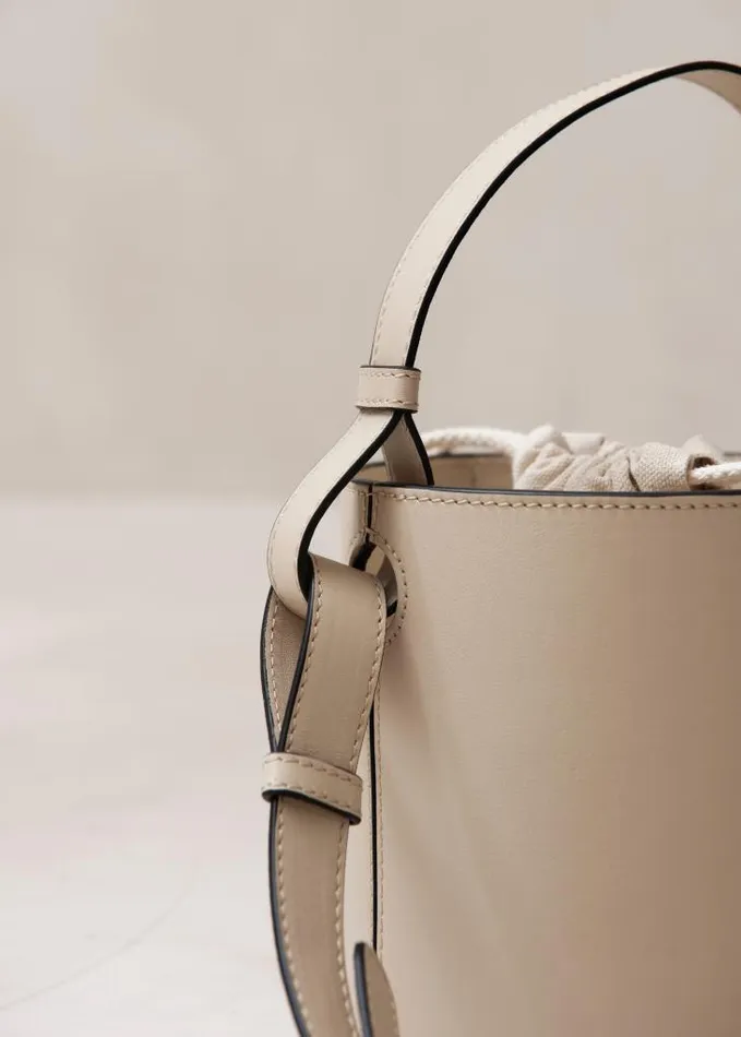 ALOHAS Bags Women The U 8211 Cream Leather Handbag