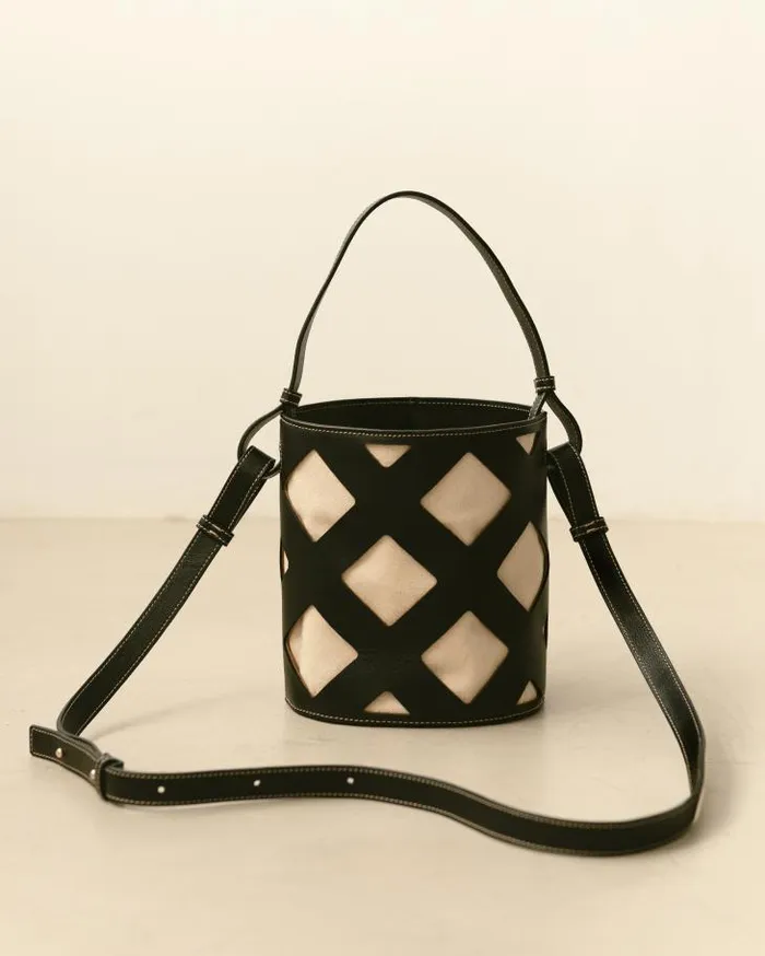 ALOHAS Bags Women The U Venti Waffle 8211 Black Leather Handbag