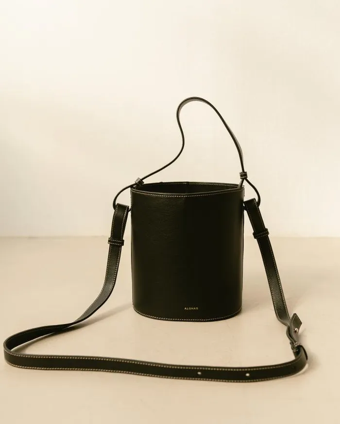 ALOHAS Bags Women The U Venti Waffle 8211 Black Leather Handbag