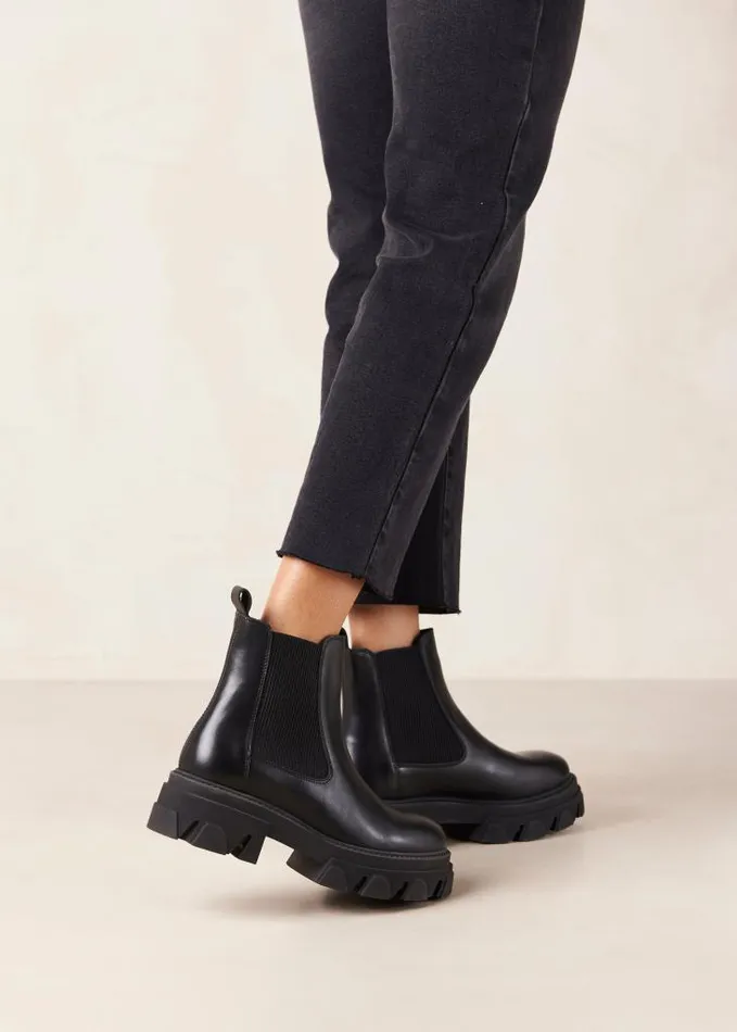 ALOHAS Boots Women Berenice 8211 Black Leather Chelsea Boots