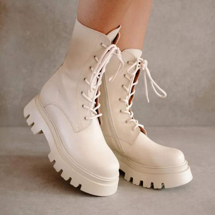 ALOHAS Boots Women Globetrotter 8211 White Leather Boots