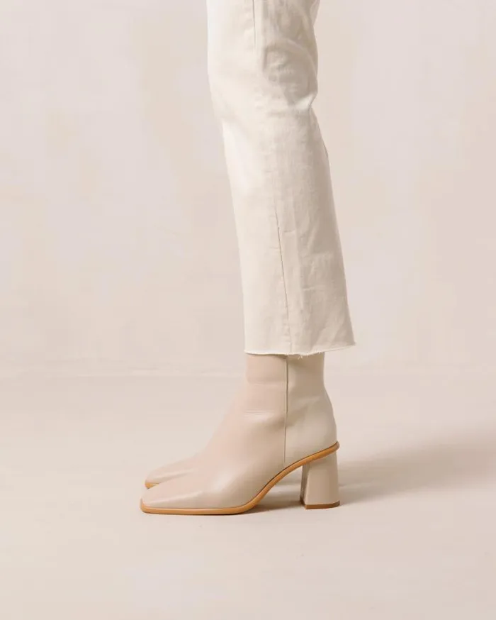 ALOHAS Boots Women West 8211 Cream And Beige Leather Boots