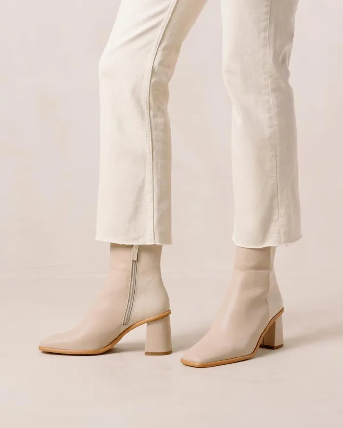 ALOHAS Boots Women West 8211 Cream And Beige Leather Boots