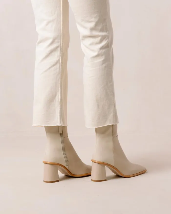 ALOHAS Boots Women West 8211 Cream And Beige Leather Boots