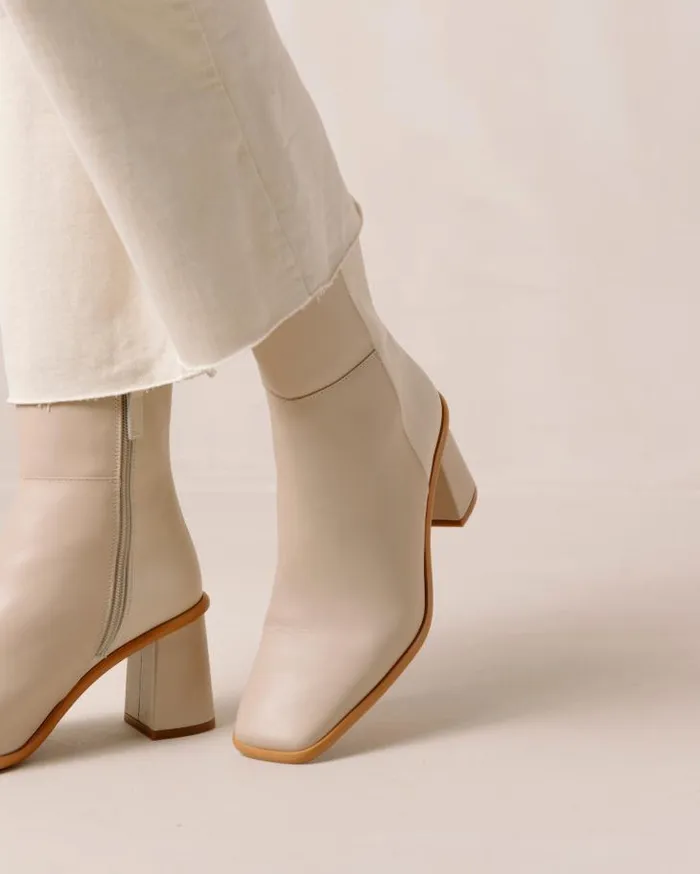 ALOHAS Boots Women West 8211 Cream And Beige Leather Boots