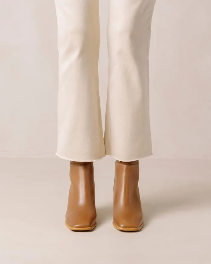 ALOHAS Boots Women West 8211 Cream And Brown Leather Ankle Boots
