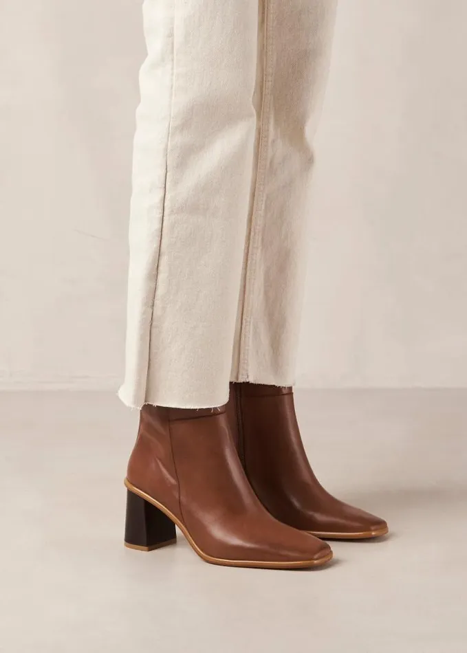 ALOHAS Boots Women West Camel