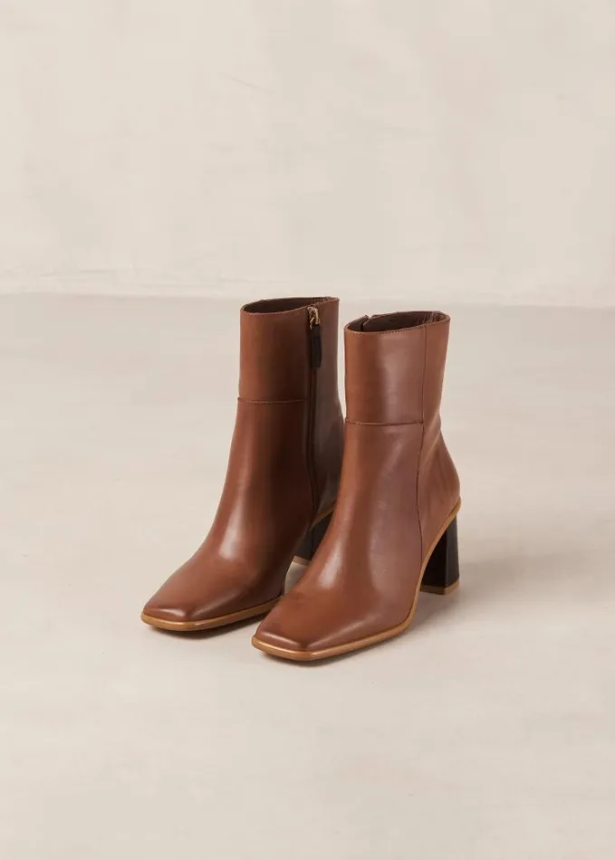 ALOHAS Boots Women West Camel