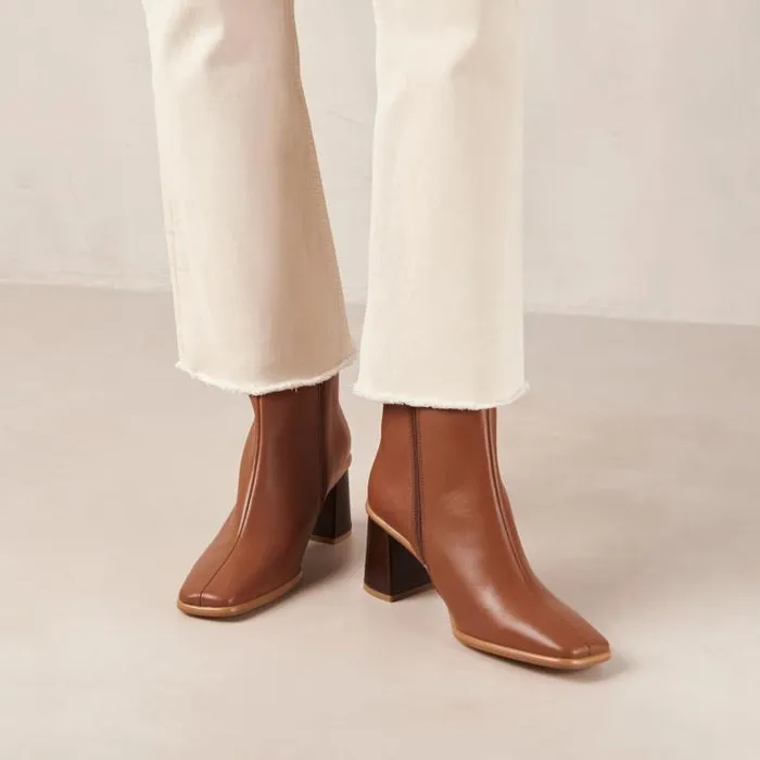 ALOHAS Boots Women West Cape Vintage 8211 Brown Leather Boots
