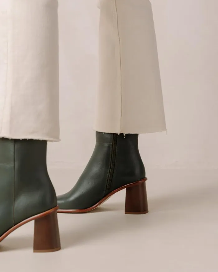 ALOHAS Boots Women West Vintage 8211 Dark Green Leather Boots