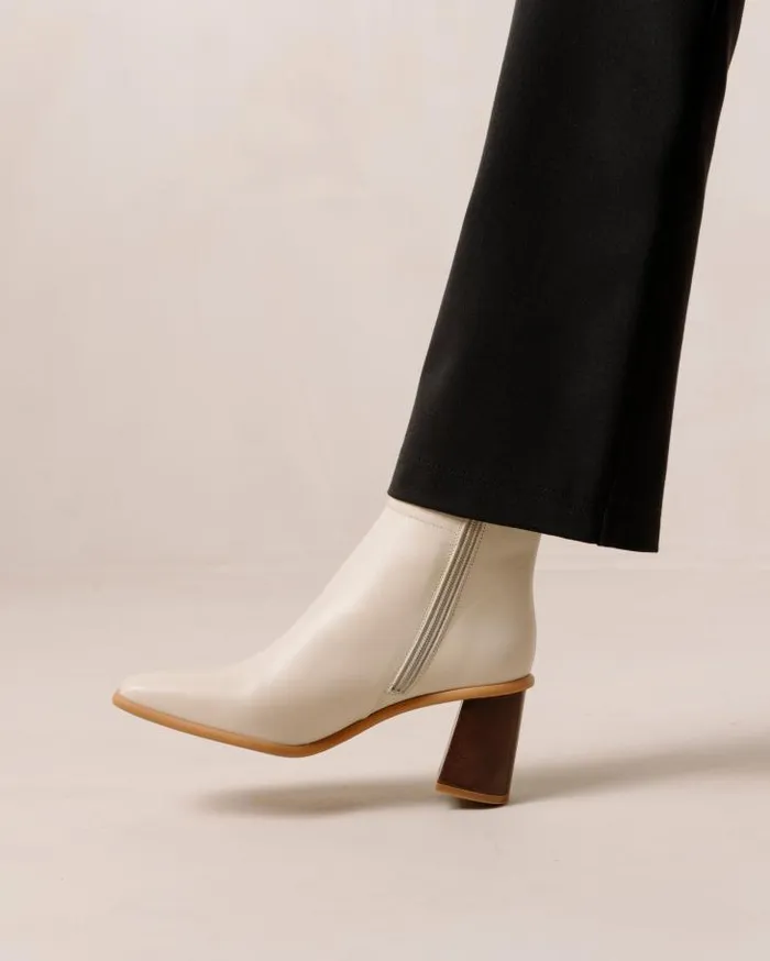 ALOHAS Boots Women West Vintage 8211 White Leather Boots