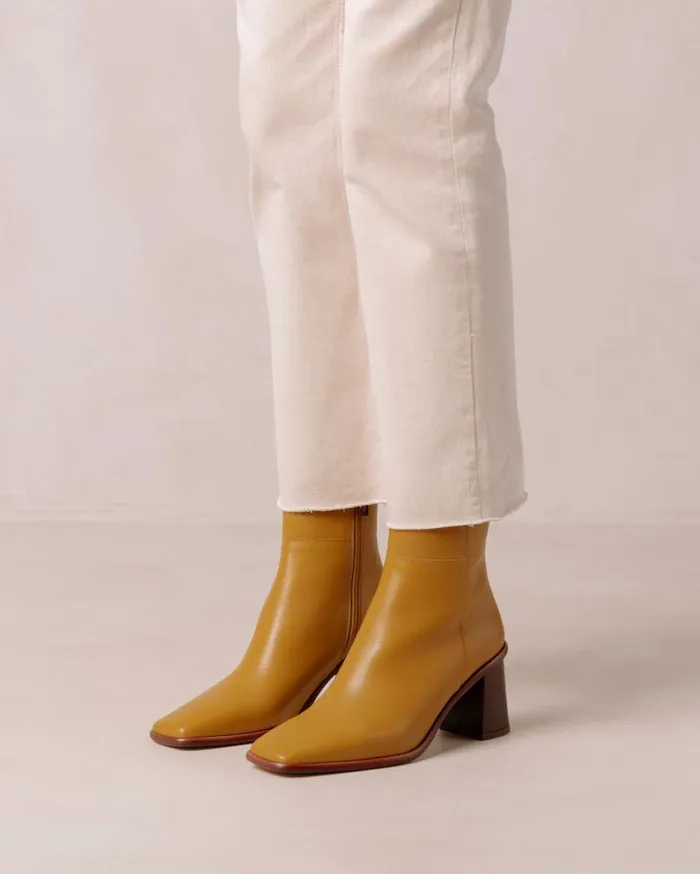 ALOHAS Boots Women West Vintage 8211 Yellow Leather Boots