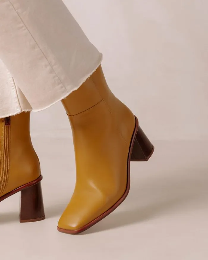 ALOHAS Boots Women West Vintage 8211 Yellow Leather Boots