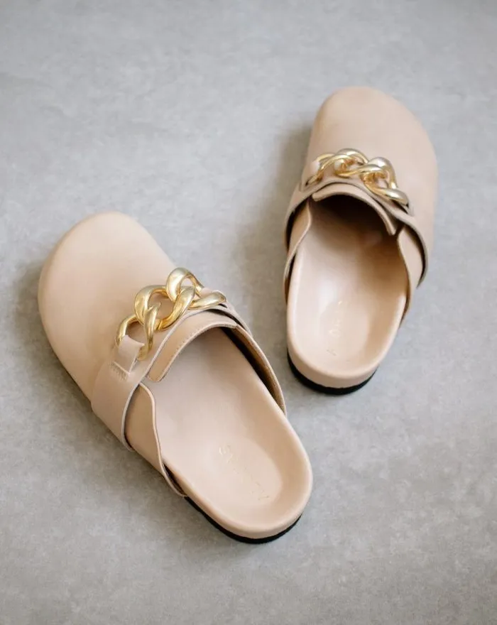 ALOHAS Clogs Women Fireplace Chain 8211 Beige Leather Clogs