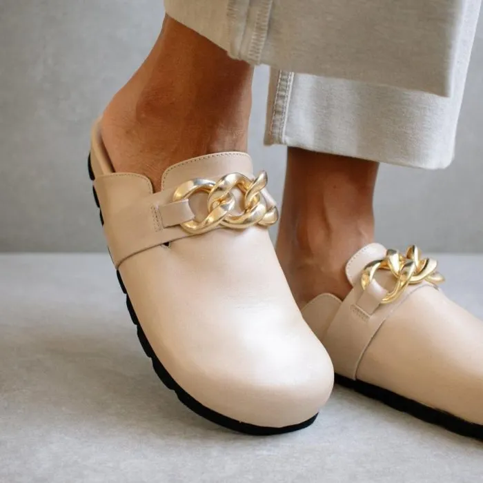 ALOHAS Clogs Women Fireplace Chain 8211 Beige Leather Clogs