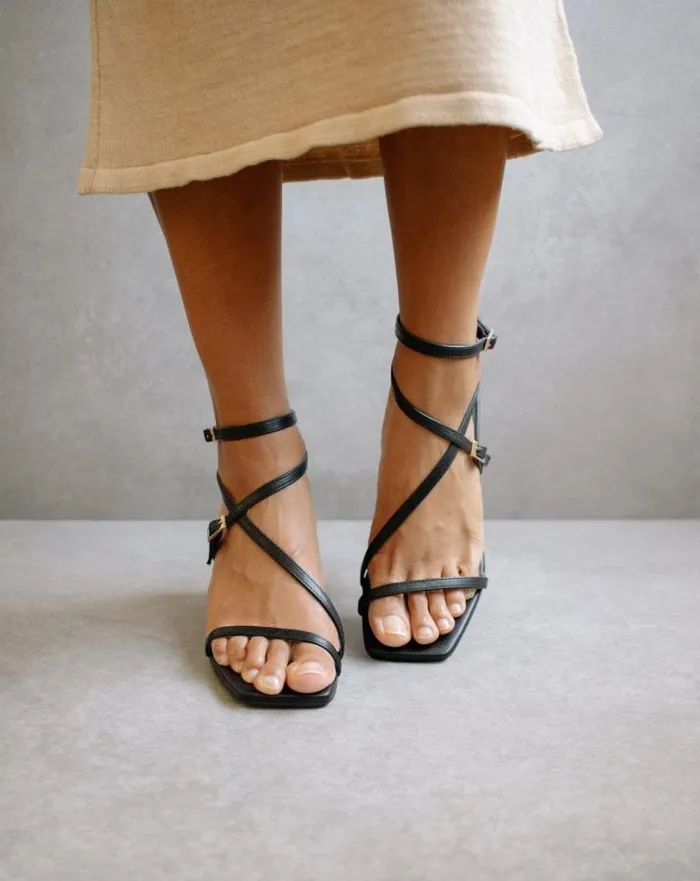 ALOHAS Heels Women Manhattan 8211 Black Leather Sandals