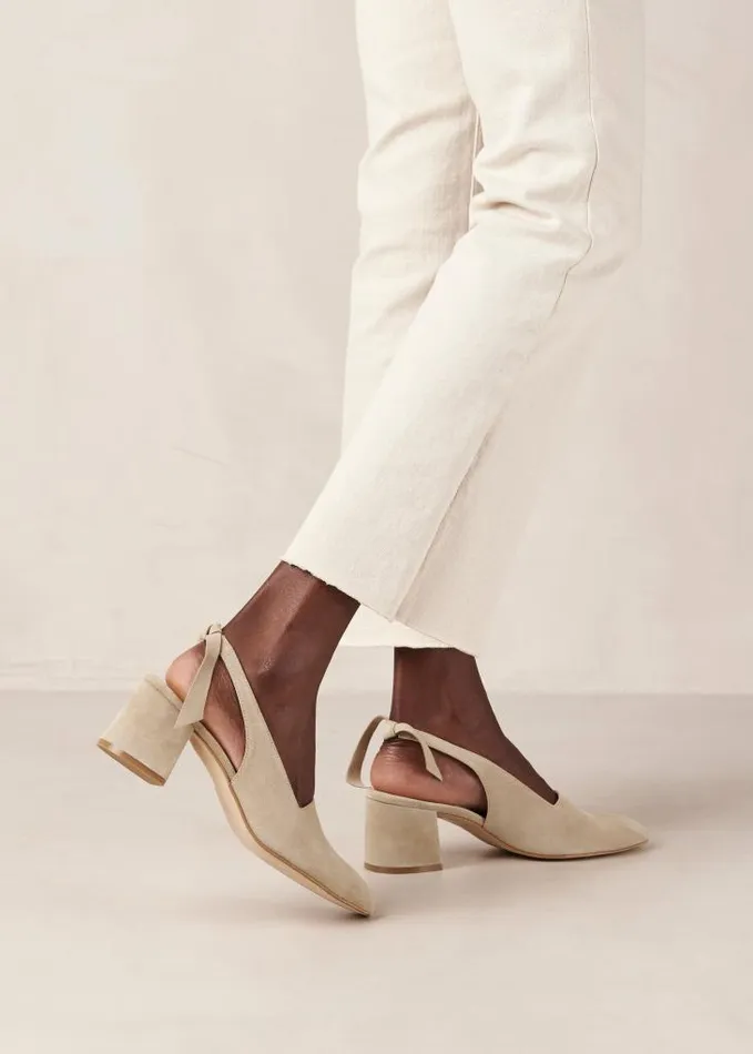 ALOHAS Mules Women Charlotte 8211 Beige Suede Pumps