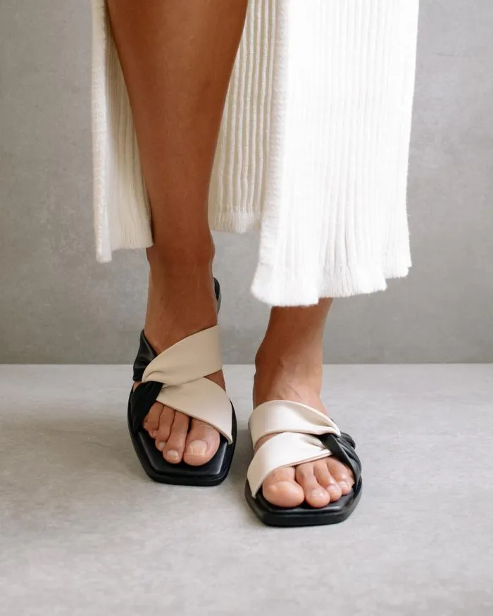 ALOHAS Mules Women Nomad 8211 Black And White Leather Sandals