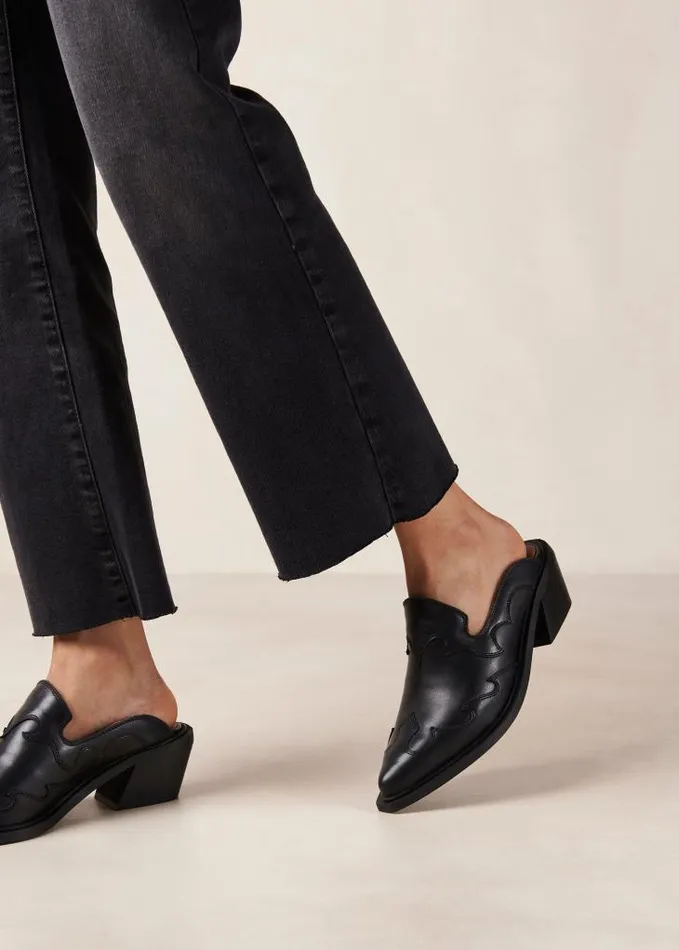 ALOHAS Mules Women Weston 8211 Black Cowboy Mules