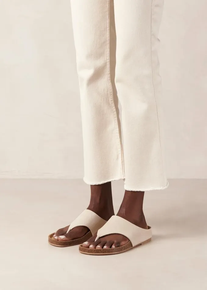 ALOHAS Sandals Women Ivy 8211 Cream Leather Thong Sandals