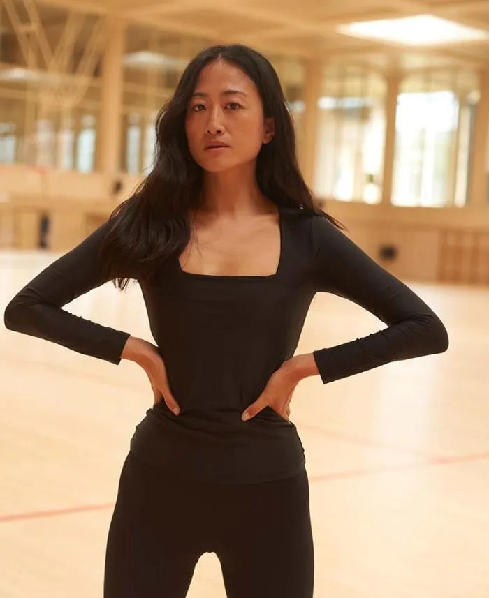 ALOHAS Sportswear Women Core 8211 Black Long Sleeve Top