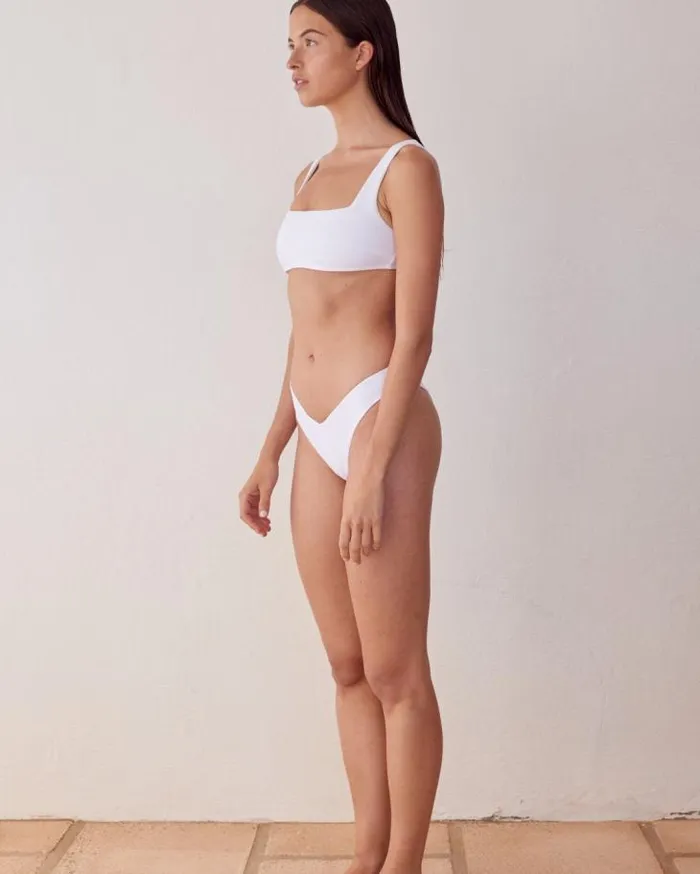 ALOHAS Swimwear Women Sporty Spice 8211 White Econyl Bikini Top