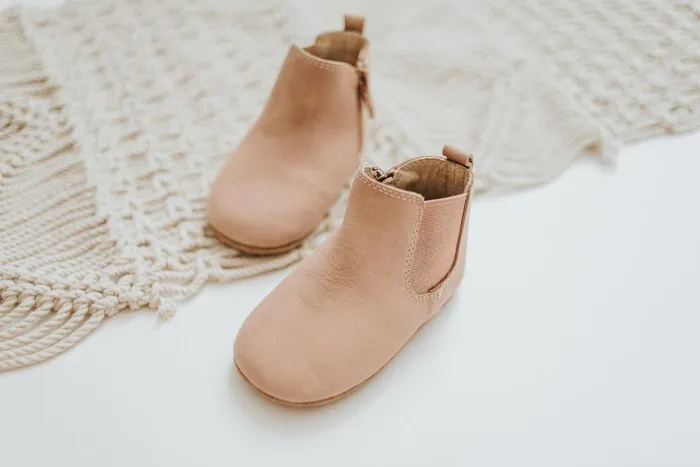 Baby Nisolo Baby Toddler and Kids Shoes Soft Sole Waxed Leather Chelsea Boot Antelope Pink