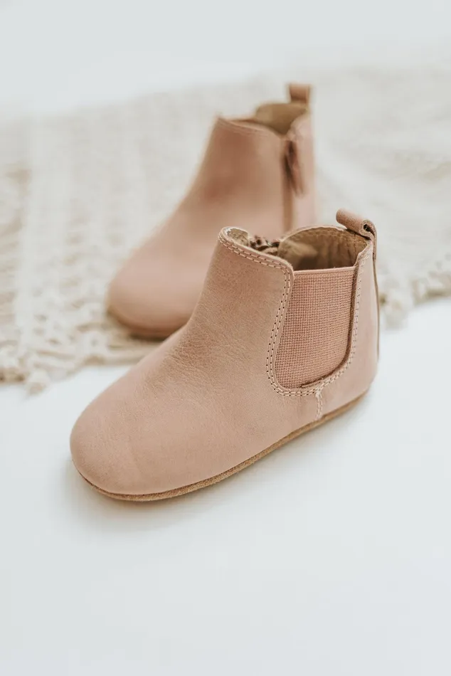 Baby Nisolo Baby Toddler and Kids Shoes Soft Sole Waxed Leather Chelsea Boot Antelope Pink