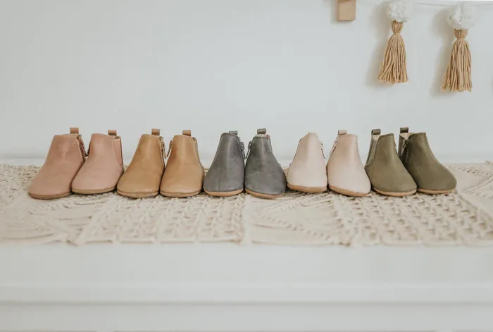 Baby Nisolo Baby Toddler and Kids Shoes Soft Sole Waxed Leather Chelsea Boot Antelope Pink