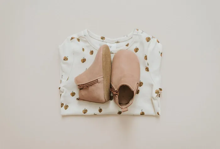 Baby Nisolo Baby Toddler and Kids Shoes Soft Sole Waxed Leather Chelsea Boot Antelope Pink