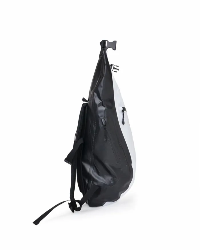 Body Glove Pumps Advenire 25L Waterproof Vertical RollTop Backpack 8211 White 8211 Boards