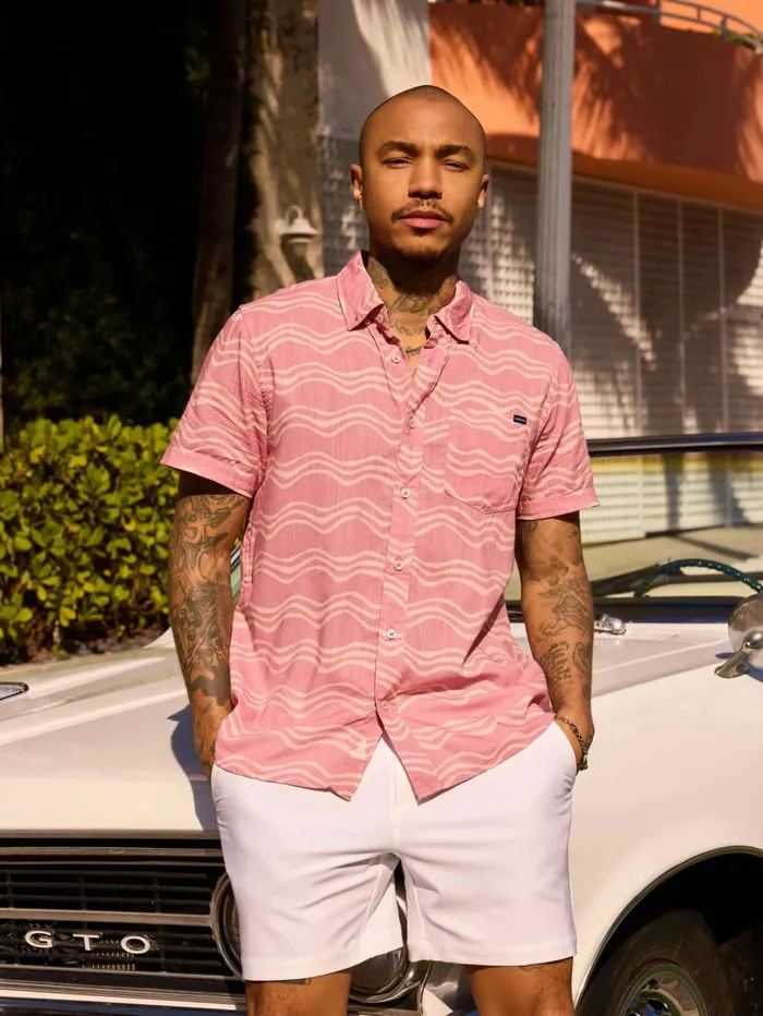 Chubbies Button Ups Men The Airwave Light Pink Wave
