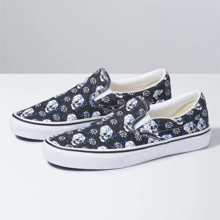 Classics Shoes MenWomen Vans Flash Skulls Classic SlipOn Blacktrue White