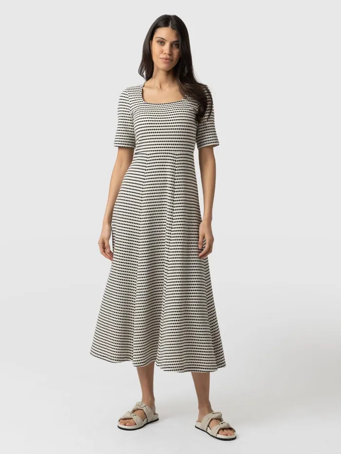 Darcey Short Sleeve Flared Dress 8211 Monochrome Jacquard Monochrome Jacquard Women Saint And Sofia Dresses