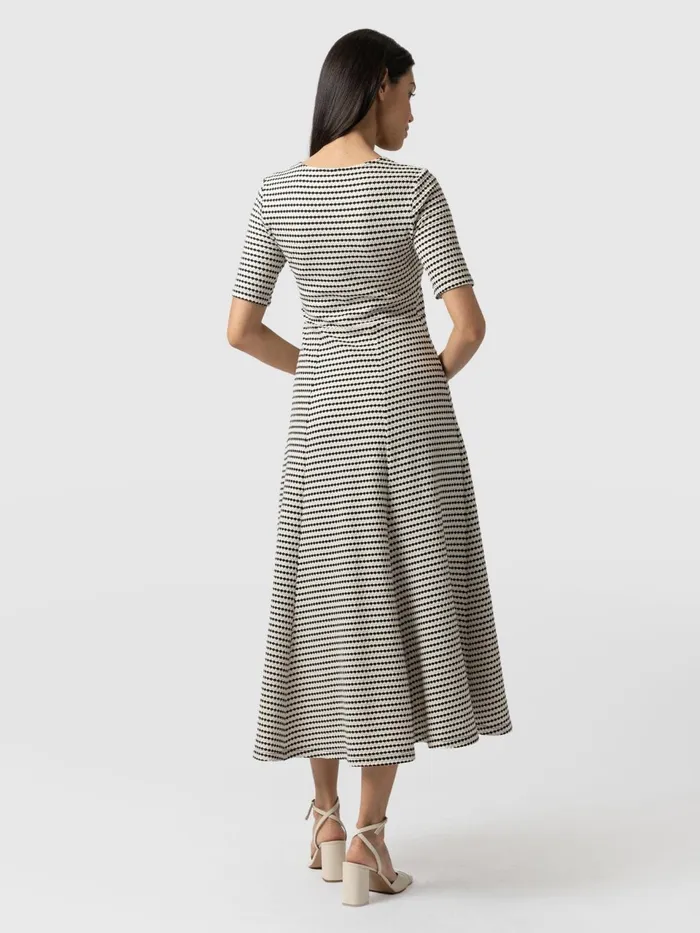 Darcey Short Sleeve Flared Dress 8211 Monochrome Jacquard Monochrome Jacquard Women Saint And Sofia Dresses