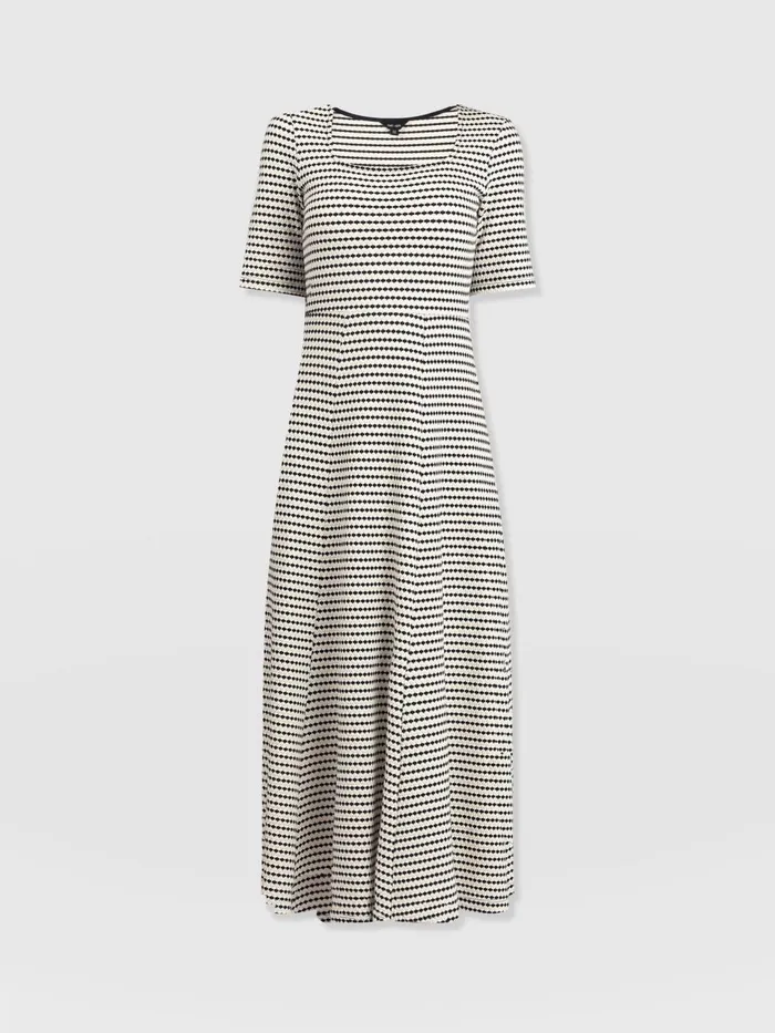 Darcey Short Sleeve Flared Dress 8211 Monochrome Jacquard Monochrome Jacquard Women Saint And Sofia Dresses