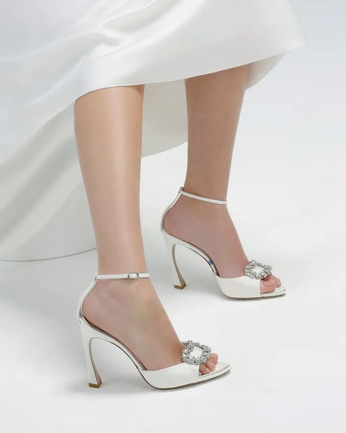 Designer Wedding Shoes 8211 Isla Crystal Bridal 100 Off White 8211 Alexandre Birman Bridal Off White Women Alexandre Birman Sandals