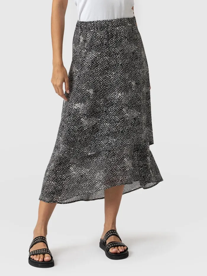 Etta Layered Skirt 8211 Monochrome Gothica Monochrome Gothica Women Saint And Sofia Skirts