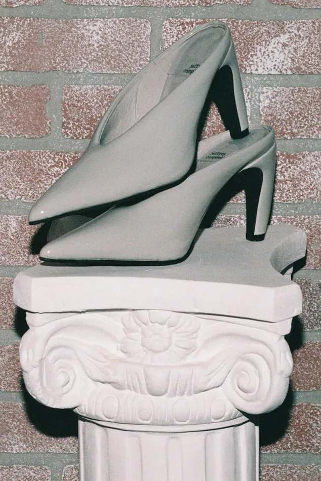 Jeffrey Campbell BUZZING Tan Patent Women Pump