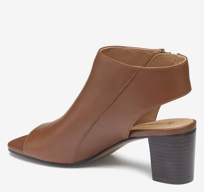 JohnstonandMurphy Boots and Booties Evelyn SideZip Bootie Cognac Glove Leather 8211 Women JohnstonandMurphy Boots and Booties Evelyn SideZip Bootie Cognac Glove Leather 8211 Women