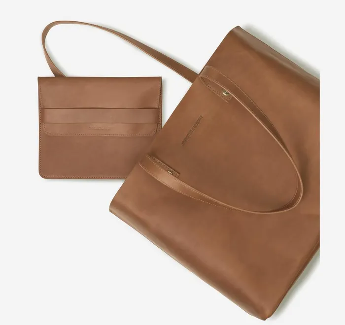 JohnstonandMurphy Totes Rhodes Leather Tote Tan Full Grain 8211 WomenMen JohnstonandMurphy Totes Rhodes Leather Tote Tan Full Grain 8211 WomenMen