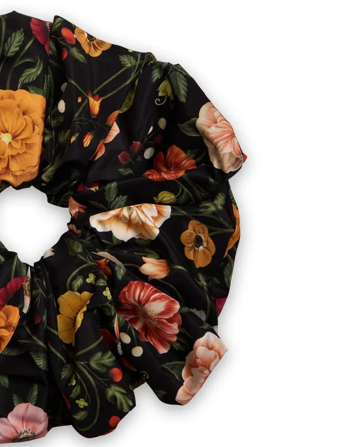 La Doublej Giga Scrunchie Botticelli Black In Light Faille Women Hair Accessories