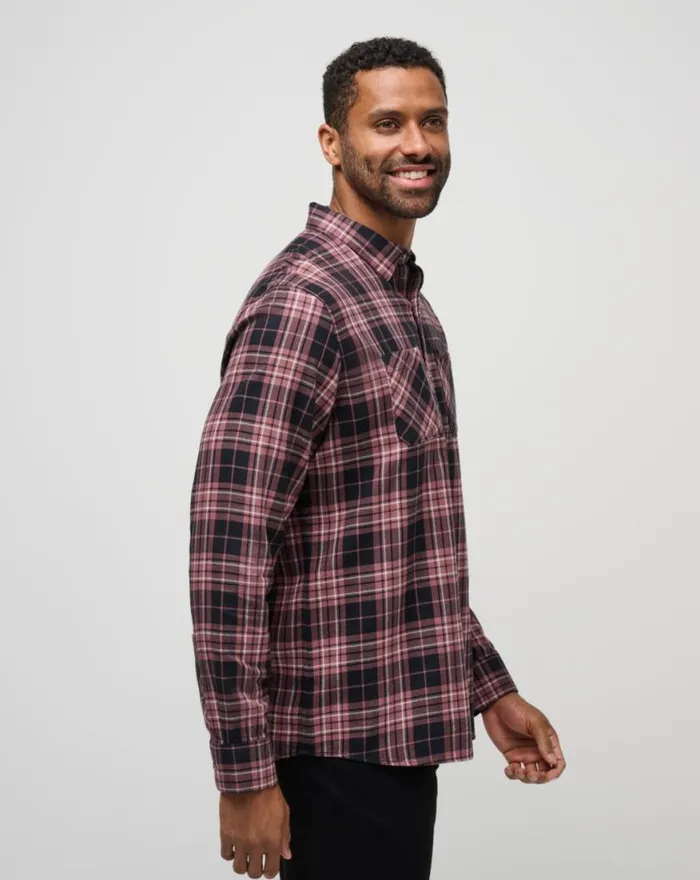 Men CLOUD FLANNEL PLAID BUTTONUP Blackroan Rouge TravisMathew ButtonUps Men CLOUD FLANNEL PLAID BUTTONUP Blackroan Rouge TravisMathew ButtonUps