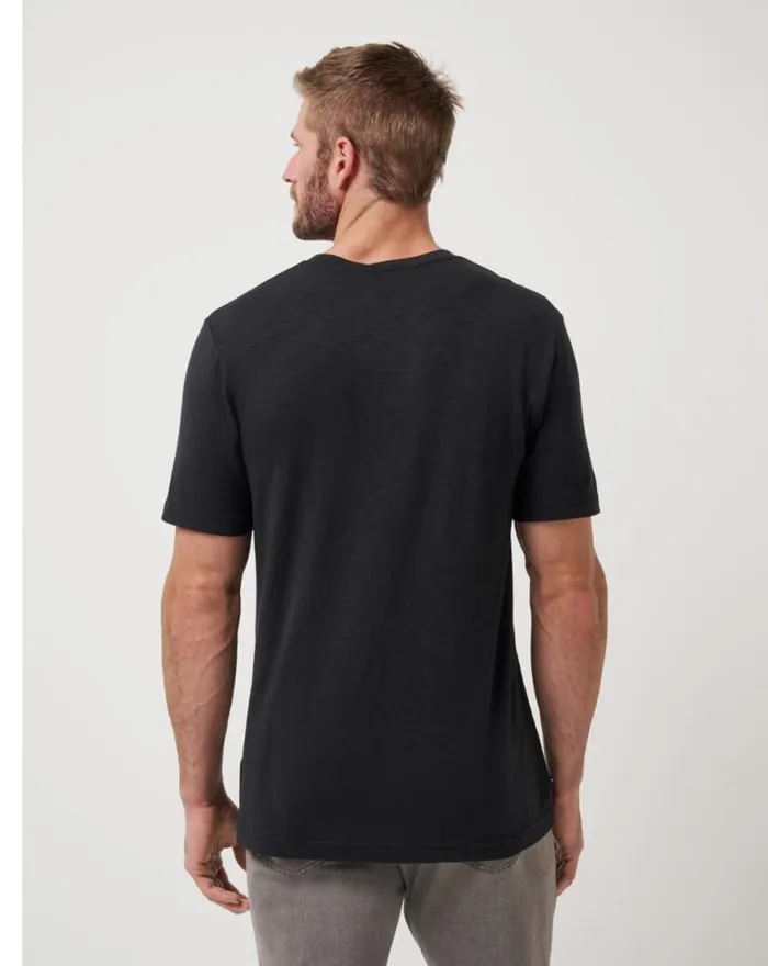 Men CLOUD TEE Black TravisMathew Tees