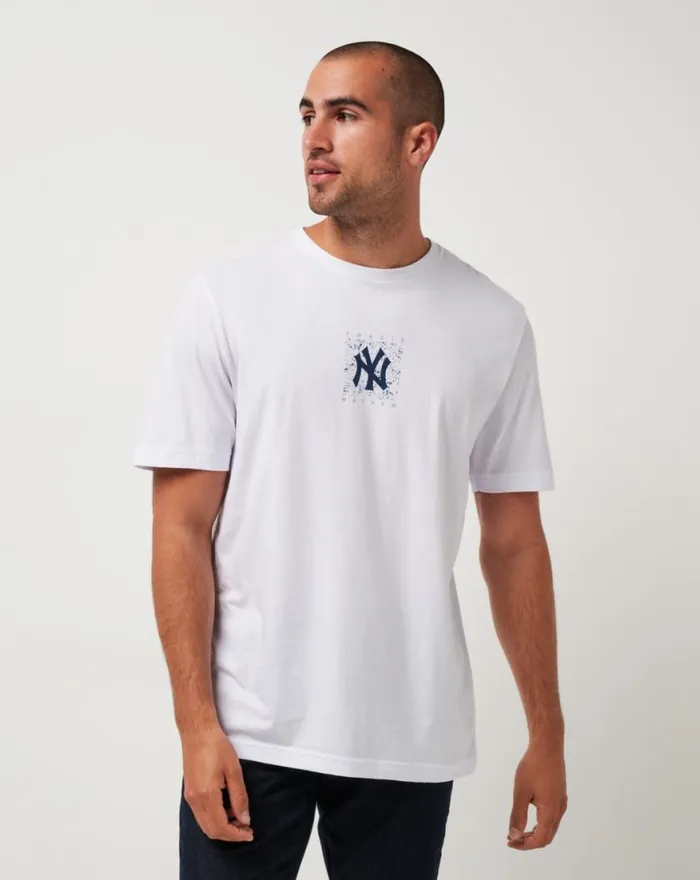 Men NEW YORK YANKEES IN THE DUGOUT TEE White TravisMathew Tees