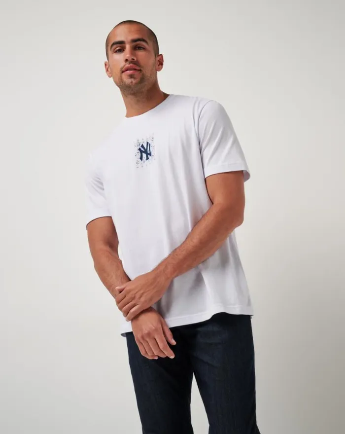 Men NEW YORK YANKEES IN THE DUGOUT TEE White TravisMathew Tees