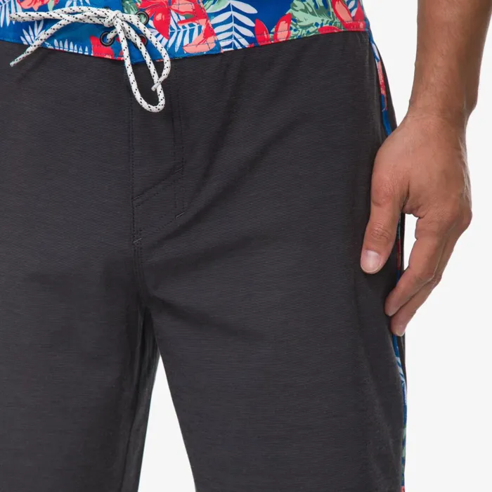 Men Reef Shorts Boardshorts and Pants Mullen FW Wvn Short Caviar Men Reef Shorts Boardshorts and Pants Mullen FW Wvn Short Caviar