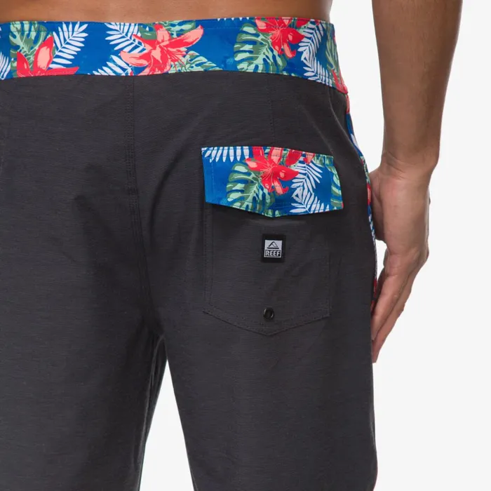 Men Reef Shorts Boardshorts and Pants Mullen FW Wvn Short Caviar Men Reef Shorts Boardshorts and Pants Mullen FW Wvn Short Caviar